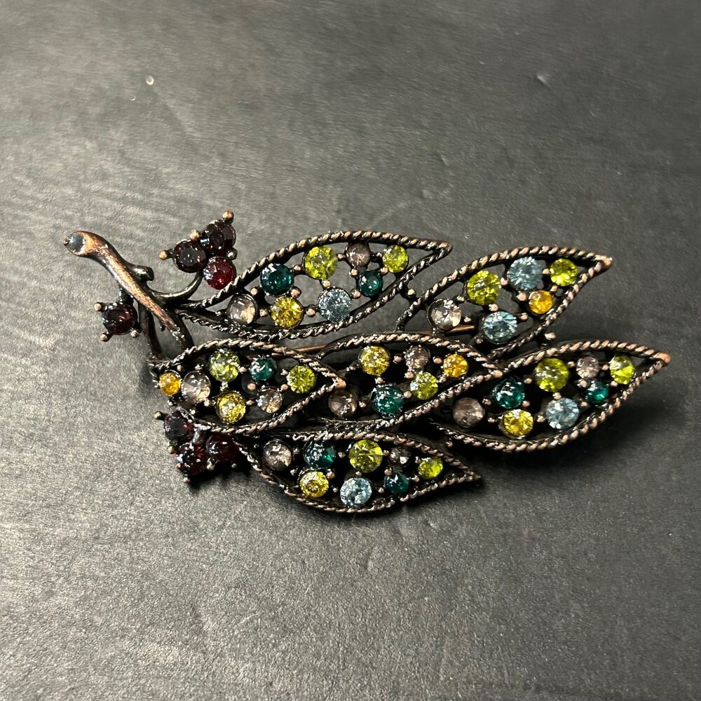 Vintage‎ Rhinestone Leaf Brooch Pin No Flaws